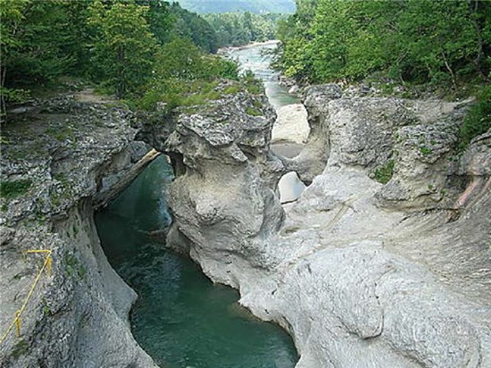 Каменномостский